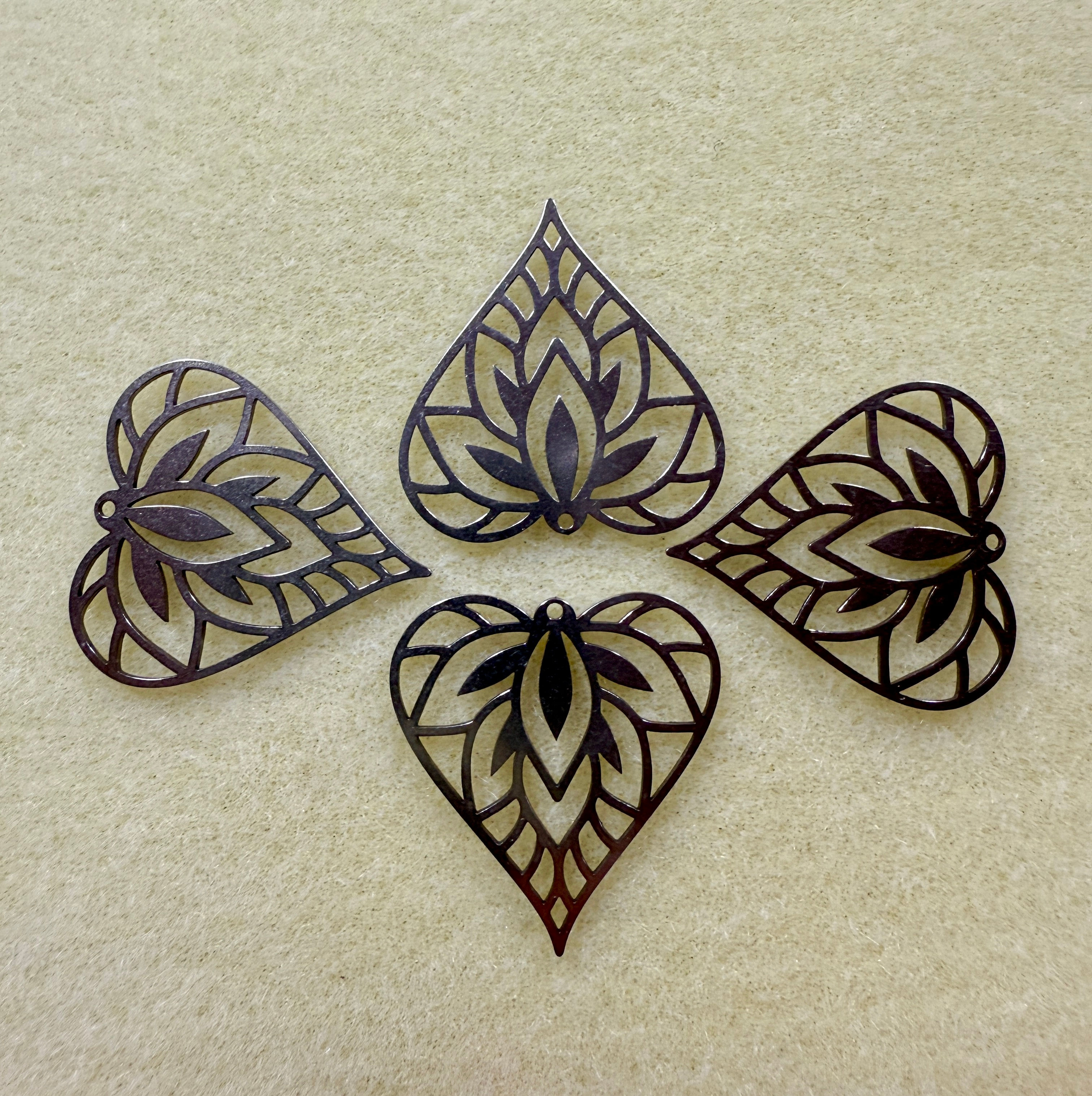 30mm Stainless Steel Heart/Leaf Pendant