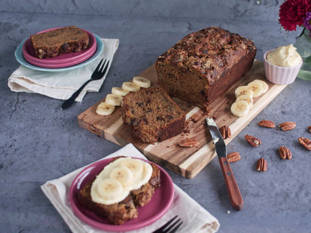 Pan de banana con chocolate y nueces pecan