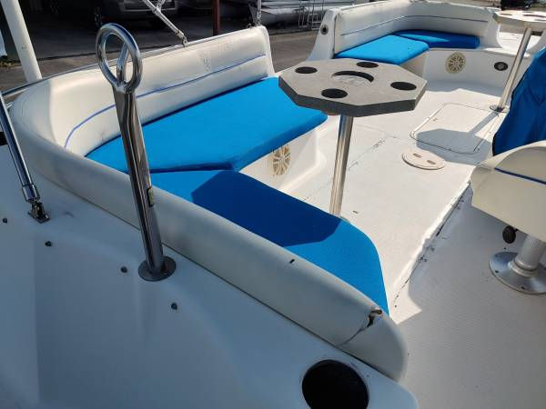 Thumbnail: 2000 KEYWEST 21' DECK BOAT