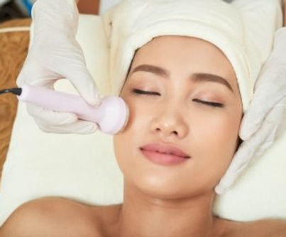 Making Ultrasound Facial Procedure.jpg