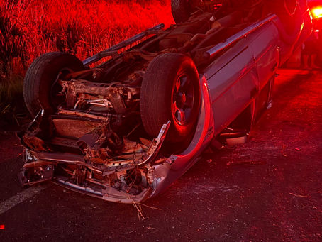 Caminhonete tomba na pista da ERS-163 em Tenente Portela
