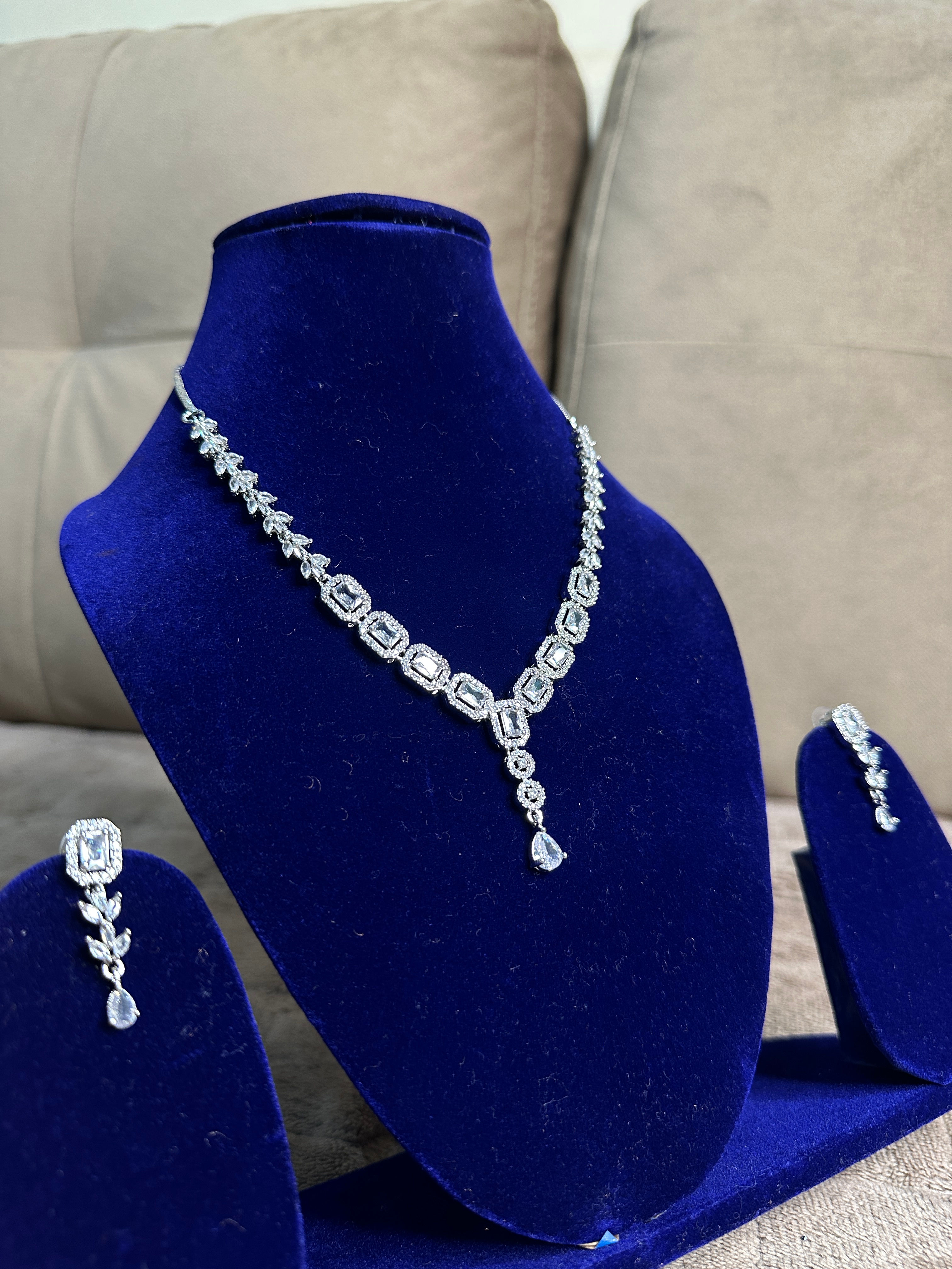 Giz Necklace set