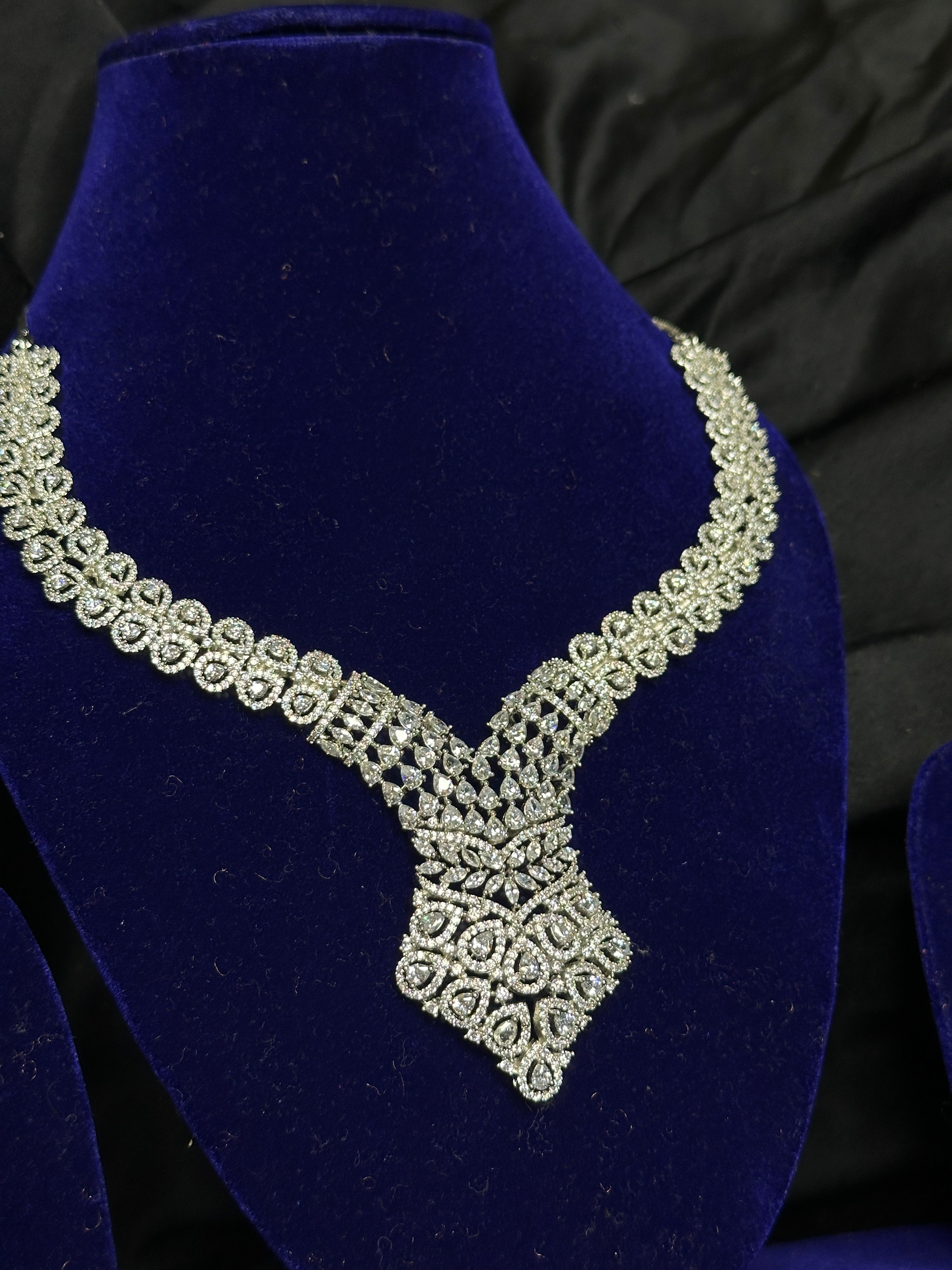 Jumka Gira Necklace set