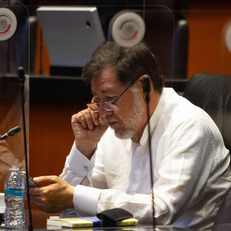 Noroña advierte que grabará y exhibirá a quienes lo confronten o videograben en espacios públicos