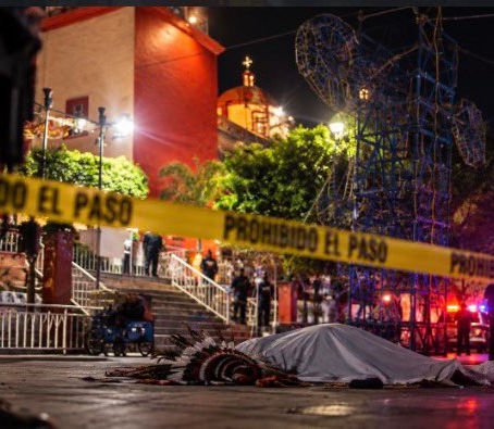 Sicarios matan a mujer danzante en el atrio de la parroquia de Valle de Santiago, Guanajuato, durante celebración religiosa