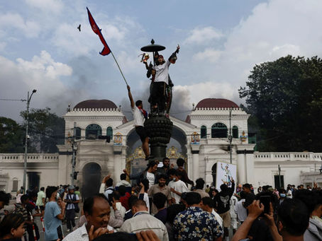 Esposa del ex primer ministro nepalí muere tras ser quemada por manifestantes