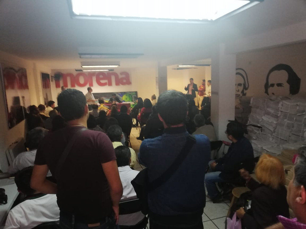 Difunden en grupos de what sapp como corrientes se apoderan de Morena y obstruyen el paso a bases