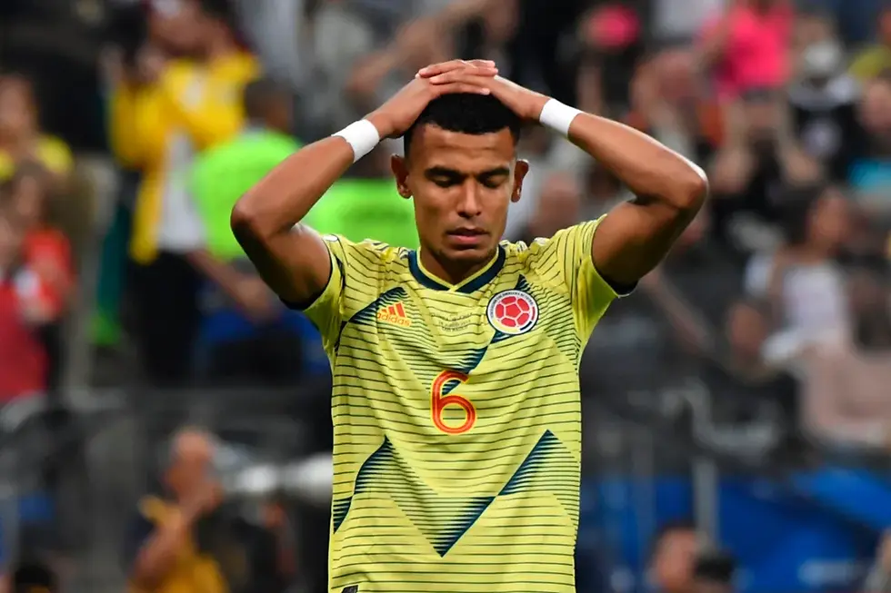 Jugador colombiano que falló el último penal en el Mundial denuncia amenazas de muerte y aún no regresa a su país