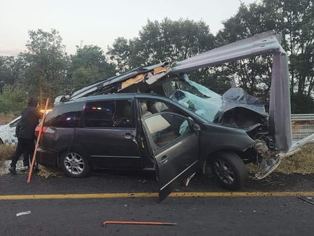 Un muerto y 4 heridos, saldo de aparatoso accidente en la autopista a Pátzcuaro