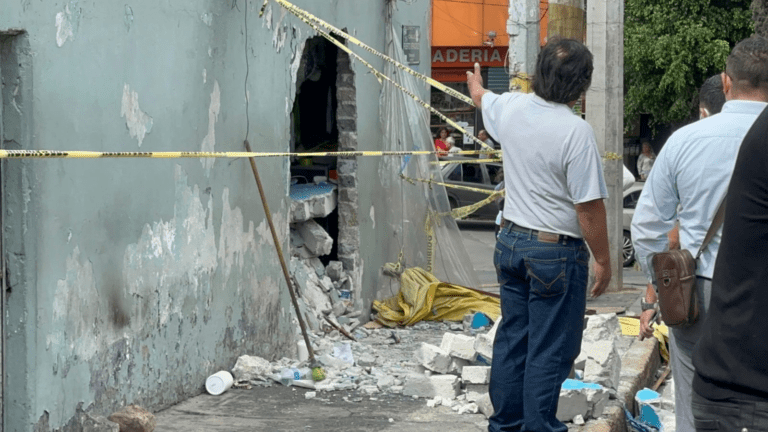 Video: Camioneta de valores arrolla y mata a comerciante en Tlalnepantla