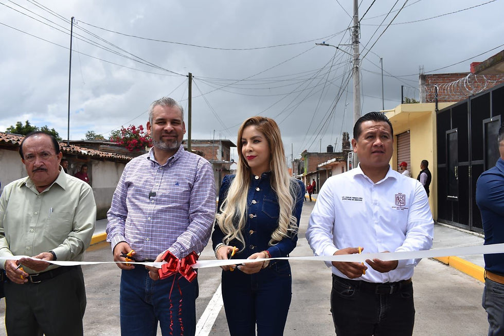 En Queréndaro Belinda Hurtado acompaña al gobernador en inauguración de obras