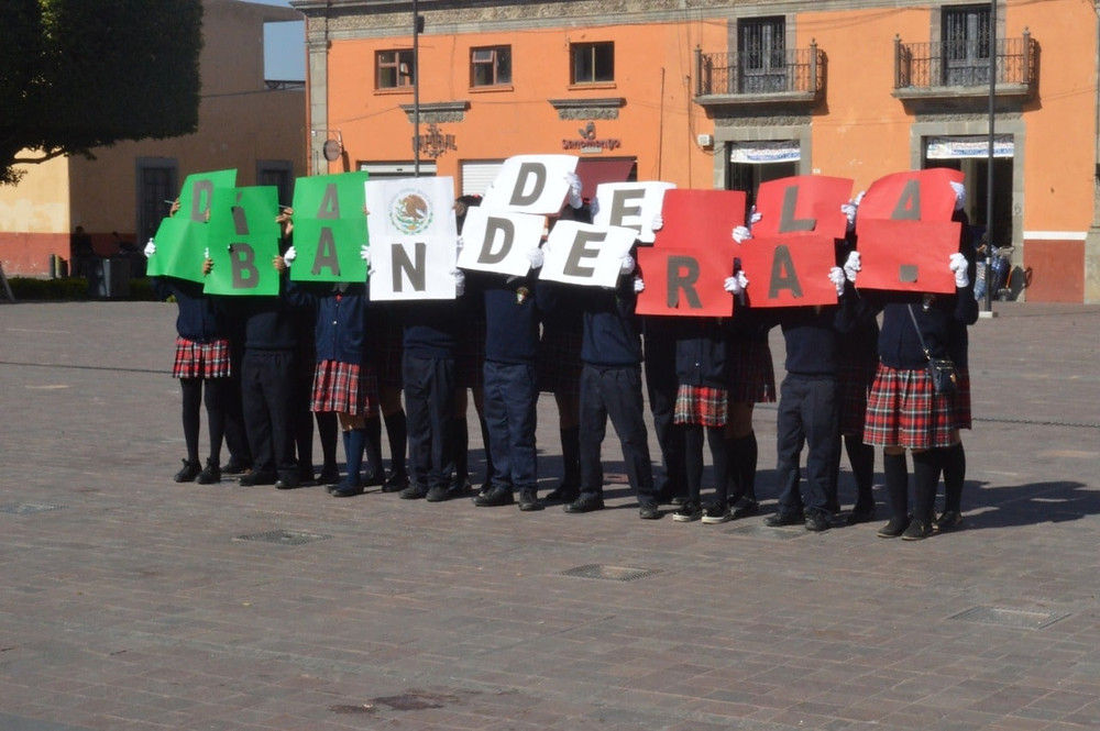 Con un acto cívico, celebran en Acámbaro el 199 Aniversario de la Bandera Nacional Mexicana