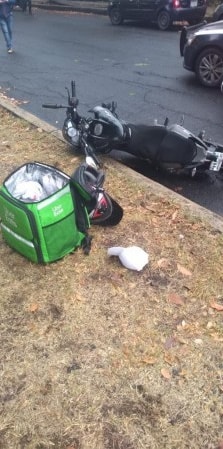 Matan a hombre en Plaza Altozano; un agresor en moto de Uber Eats es detenido  (+Video)