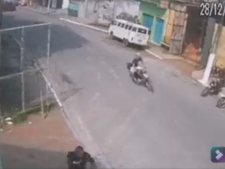 Motociclista pierde su pierna cuando manejaba con exceso de velocidad (+Video)