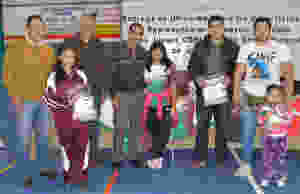 Entregan uniformes a deportistas que participan en los Juegos CONADE 2020 en su etapa estatal