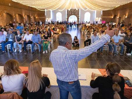 Morena regaña a Raúl Morón por vincularse con Silvano Aureoles