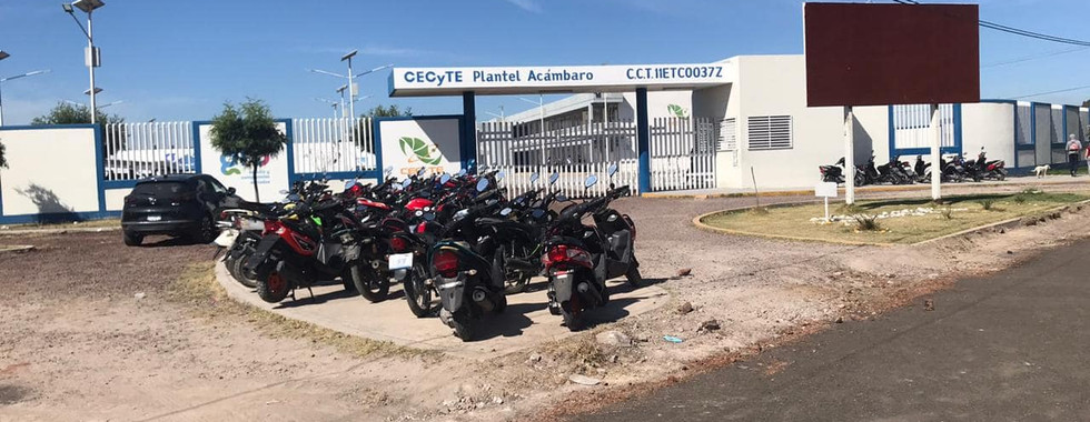 Alcalde asiste a la ceremonia de inicio de cursos en el CECYTE Plantel Acámbaro