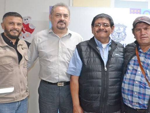 Dirección de Mercados e INEA entregan certificados de educación básica a comerciantes de Morelia