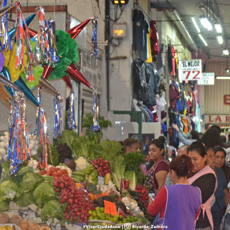 Mercados municipales de Morelia se abarrotan en Navidad
