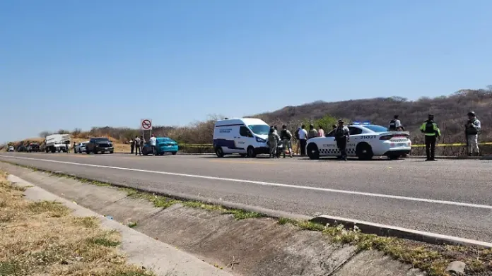 Mueren seis estudiantes de la Universidad de Guanajuato en accidente sobre la Valle de Santiago-Yuriria