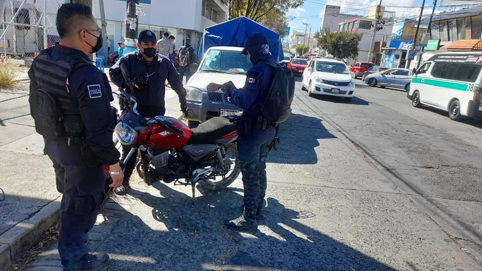 Moreliano justiciero, atropella a dos presuntos asaltantes