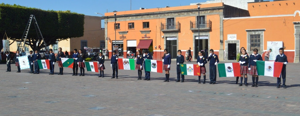 Con un acto cívico, celebran en Acámbaro el 199 Aniversario de la Bandera Nacional Mexicana