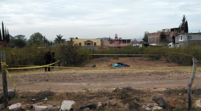 Sicarios ejecutan a dos hombres en Cointzio, en Morelia