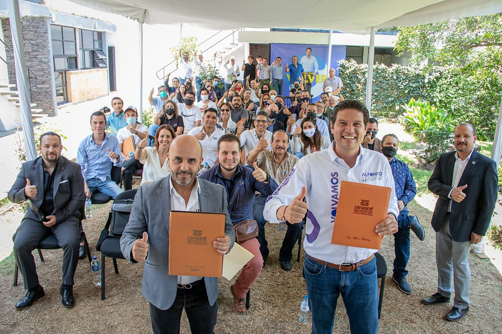 Alfonso Martínez estrecha lazos con la Canagraf