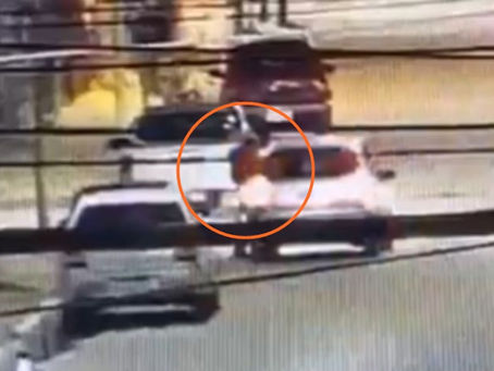 Video: Discute con su pareja y la arrastra cuatro cuadras con su automóvil