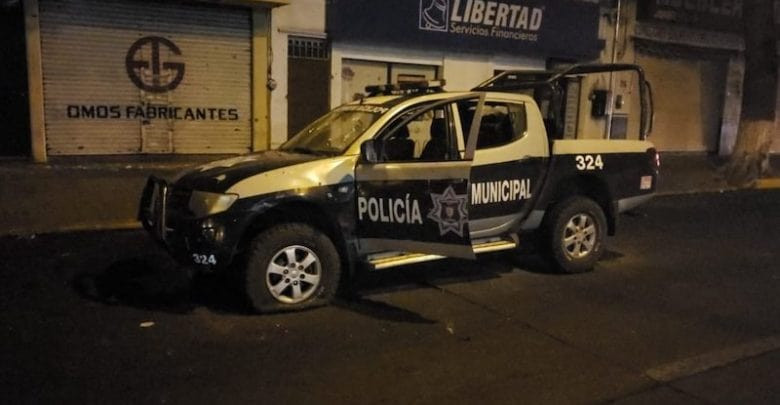 Decenas de criminales atacan a policías en Zamora; hay 3 agentes muertos