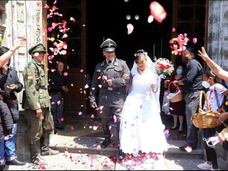 Pareja mexicana se vuelve viral por hacer una boda "nazi"