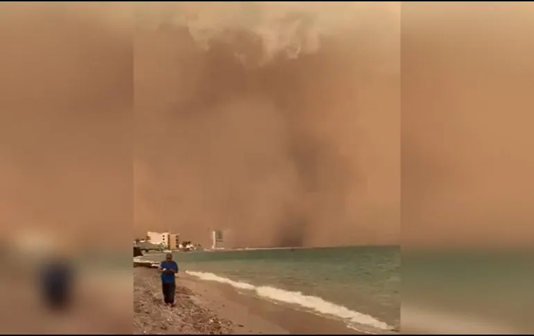 ¡De miedo! Tormenta de arena azota dos municipios de Sonora