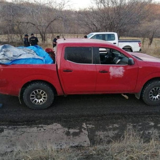 Narcovirus imparable: hallazgo macabro en Huetamo de 13 cadáveres en esta camioneta (+Fotos)