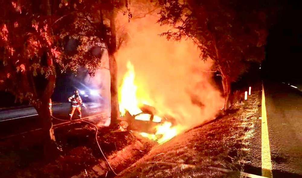Morelia: Muere pareja calcinada en trágico accidente en carretera