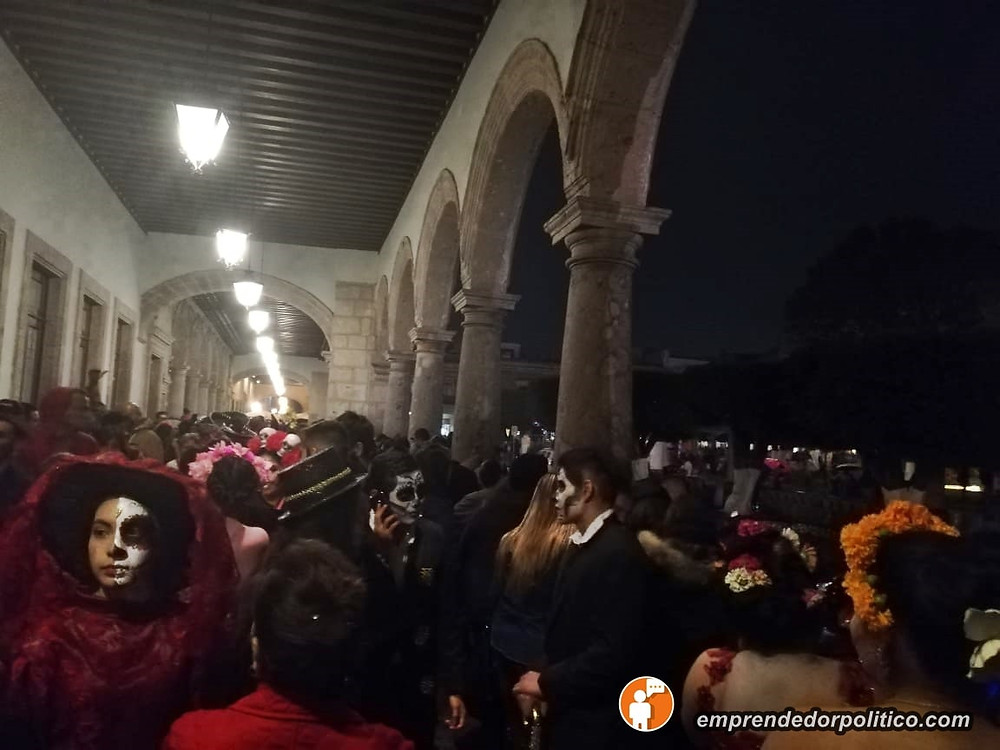 Lluvia no dejo que morelianos terminaran de disfrutar el desfile de Catrinas y Catrines (+Video)