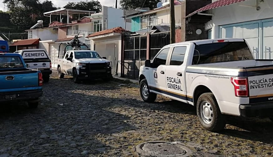 #Michoacán: Hallan un cadáver dentro de un tinaco