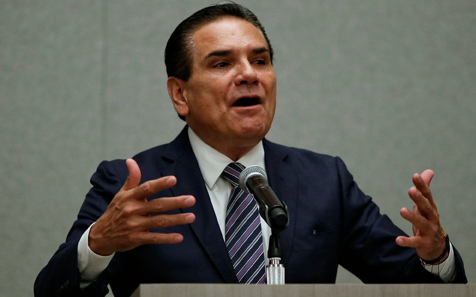 Giran orden de aprehensión contra Silvano Aureoles por homicidio, tortura y abuso de autoridad