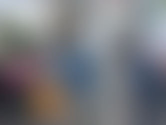 Chofer de la combi de la ruta rosa y motociclista se agarran a trancazos en la vía pública