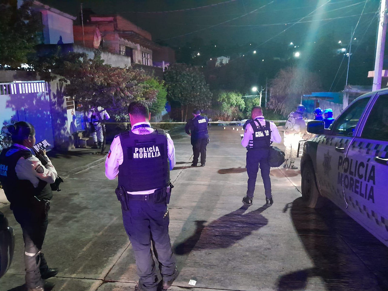Morelia: Anoche disparan y matan a mujer cuando circulaba en su camioneta