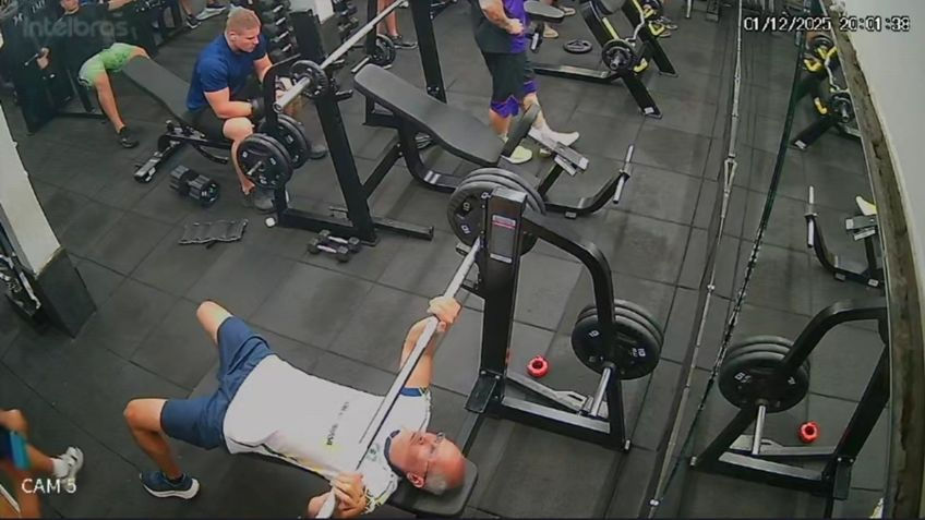 Hombre muere al golpearse con una barra de entrenamiento del gimnasio