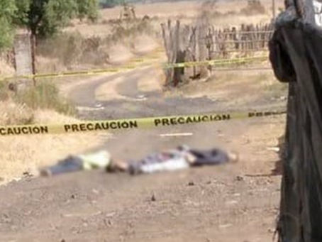 En brecha de Cotija, Michoacán, localizan a tres personas sin vida