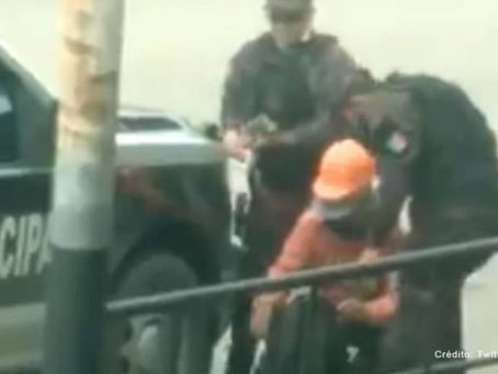 Cachan a policías robando dinero a obrero durante revisión “de rutina” en Tlaquepaque (+Video)