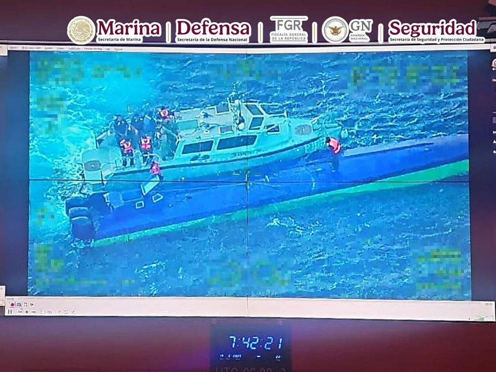Con apoyo de EE.UU. SEMAR intercepta semisumergible con casi 4 toneladas de droga en Colima