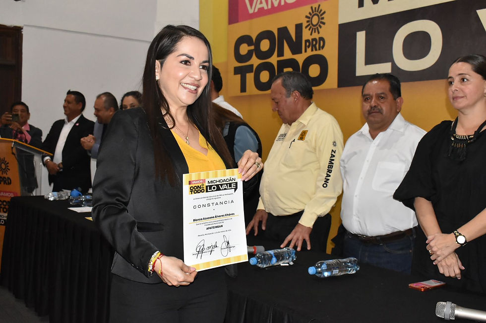 PRD entrega constancia como precandidata electa a la alcaldía de Apatzingán a Blanca Álvarez 
