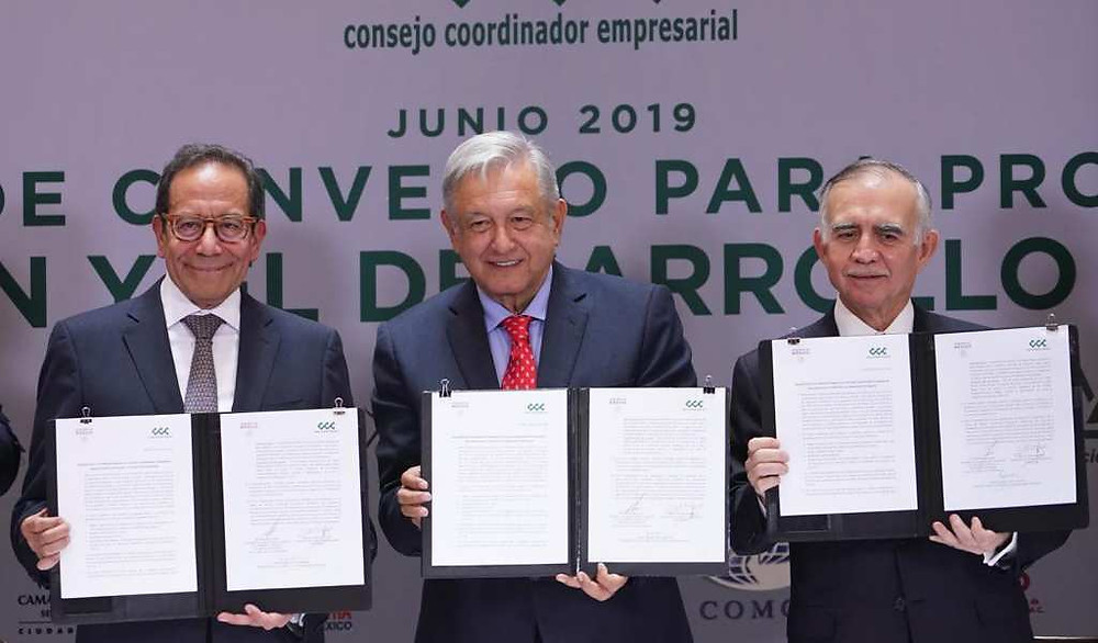 Los 4 acuerdos de AMLO con los empresarios para invertir y levantar a México