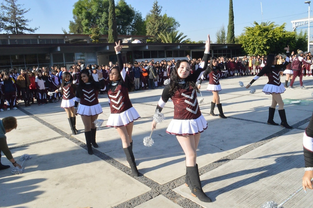 Inauguran rehabilitación de cancha de básquetbol de la Secundaria Técnica 6 de Acámbaro