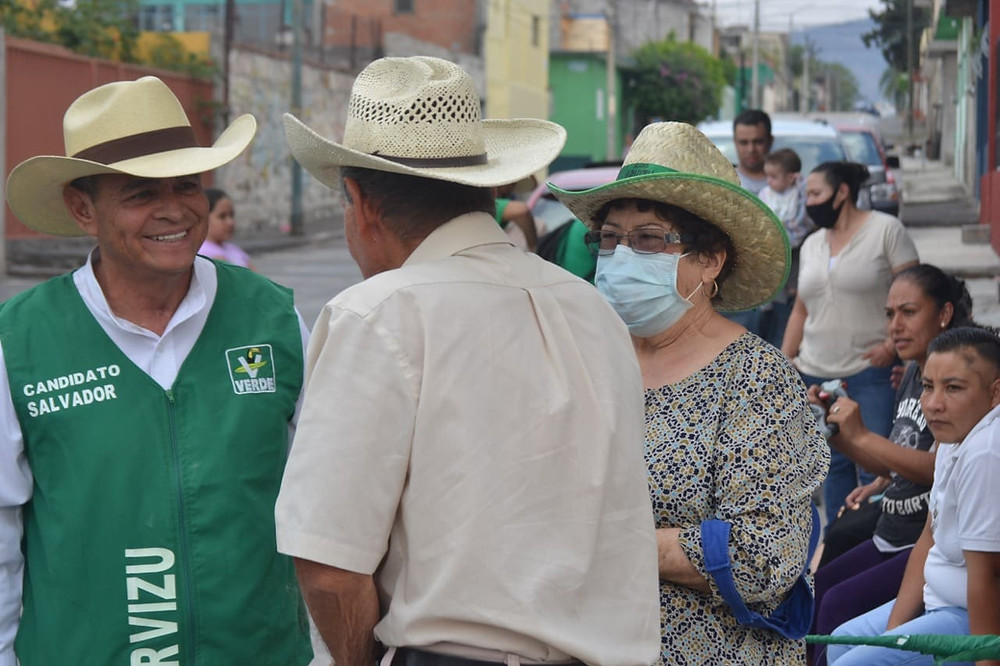 Salvador Arvizu va por el rescate de Atapaneo; resolverá la falta de agua en la comunidad