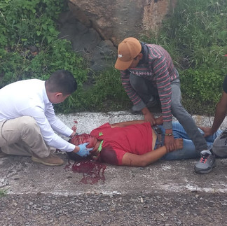 Autobús atropella a normalista que "boteaba" en la Morelia-Pátzcuaro