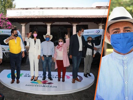 Gobierno y Congreso de Michoacán entregan vehículos para traslado de personas con discapacidad