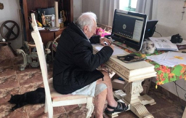 ABUELITO DE 92 AÑOS ESTUDIA LA UNIVERSIDAD PARA SER ARQUITECTO